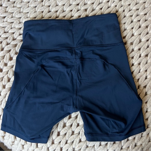 Lululemon fast & free biker short 6” size 4, navy - Picture 7 of 8